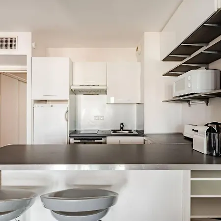 Juan-les-pins Moderne Studio, Sea View